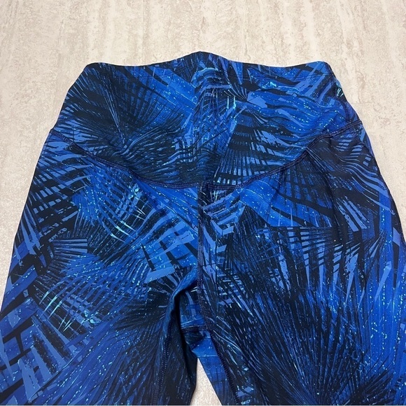 Old Navy Active Maternity leggings workout capri pants meidum - Picture 3 of 7